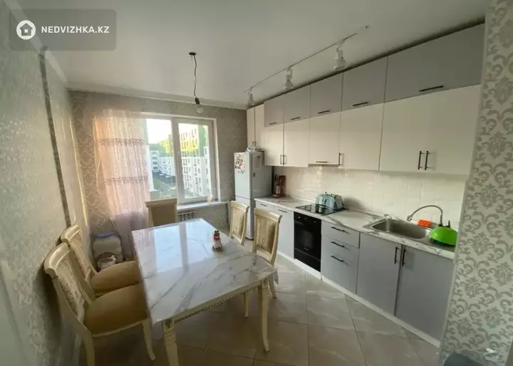 3-комнатная квартира, этаж 4 из 7, 90 м², фотография 5
