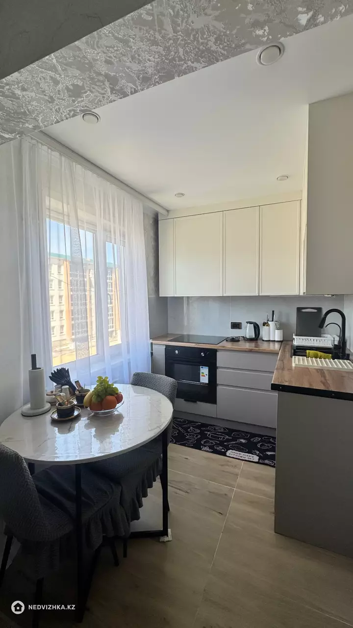 2-комнатная квартира, этаж 4 из 5, 49 м², Посуточно, фотография 2