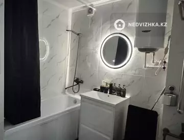 2-комнатная квартира, этаж 4 из 5, 49 м², Посуточно, миниатюра 7
