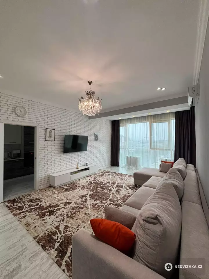 3-комнатная квартира, этаж 10 из 10, 84 м², фотография 3