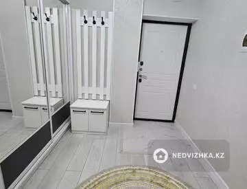 2-комнатная квартира, этаж 6 из 9, 66 м², На длительный срок