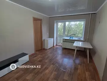 2-комнатная квартира, этаж 4 из 5, 48 м², На длительный срок