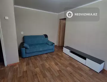 2-комнатная квартира, этаж 4 из 5, 48 м², На длительный срок