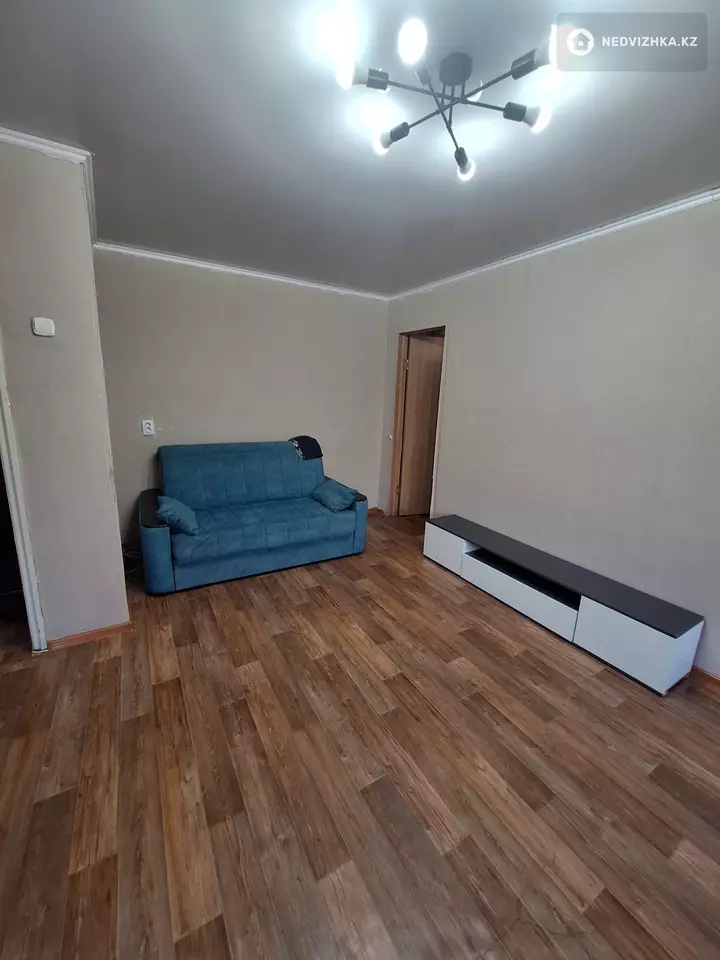 2-комнатная квартира, этаж 4 из 5, 48 м², На длительный срок, фотография 2
