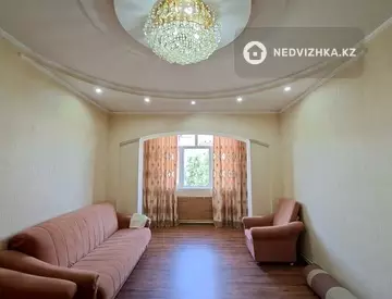 3-комнатная квартира, этаж 4 из 5, 80 м²