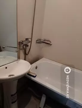 1-комнатная квартира, этаж 1 из 5, 37 м², На длительный срок