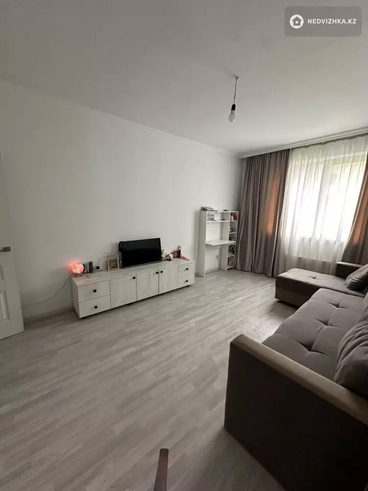3-комнатная квартира, этаж 2 из 5, 78 м², фотография 3