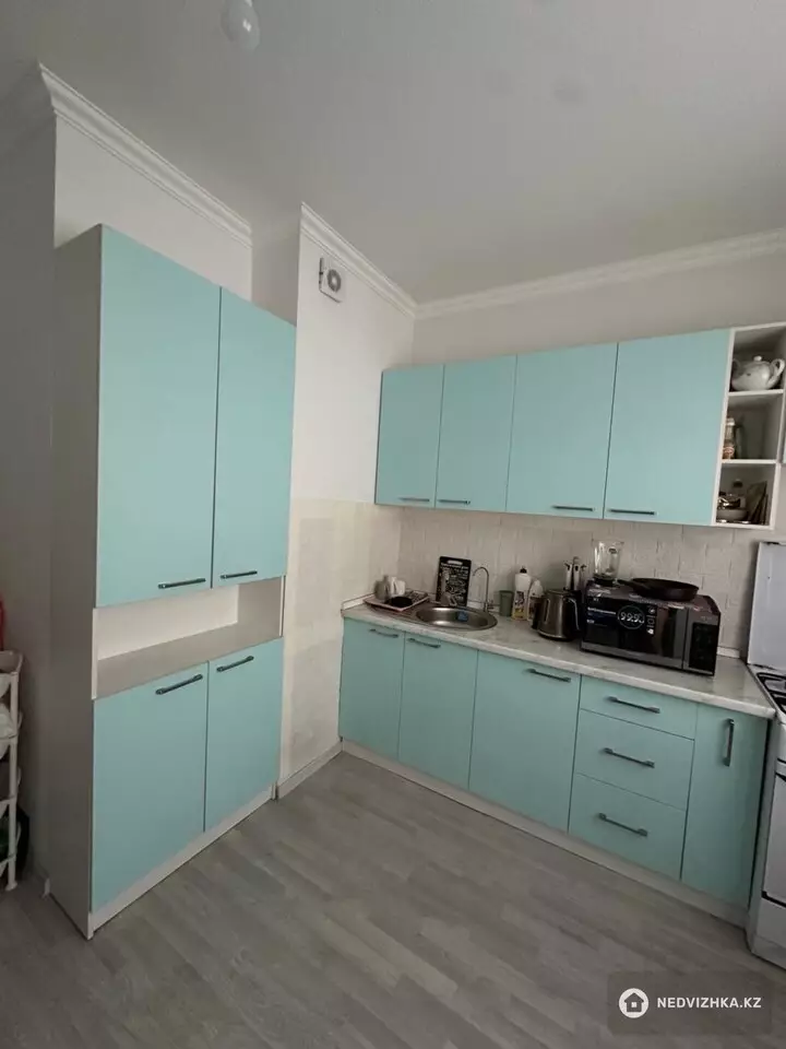 3-комнатная квартира, этаж 2 из 5, 78 м², фотография 2