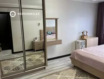 3-комнатная квартира, этаж 4 из 4, 63 м², Посуточно