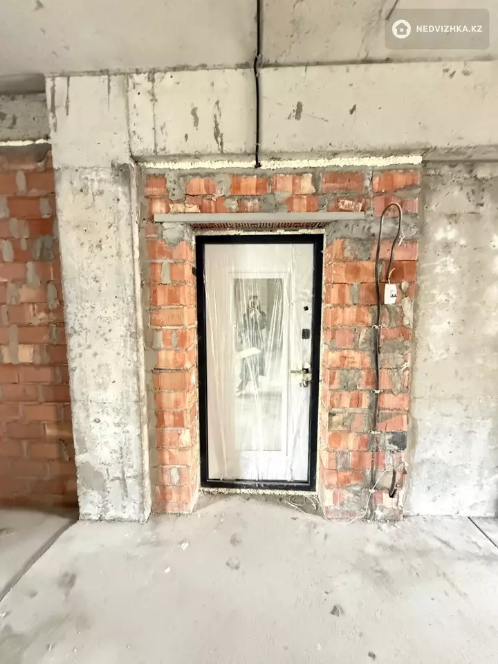 3-комнатная квартира, этаж 2 из 9, 80 м², фотография 4