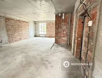 3-комнатная квартира, этаж 2 из 9, 80 м²