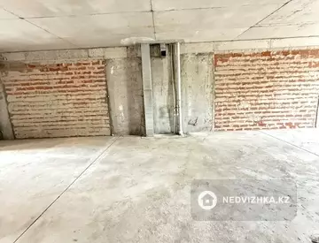 3-комнатная квартира, этаж 2 из 9, 80 м²