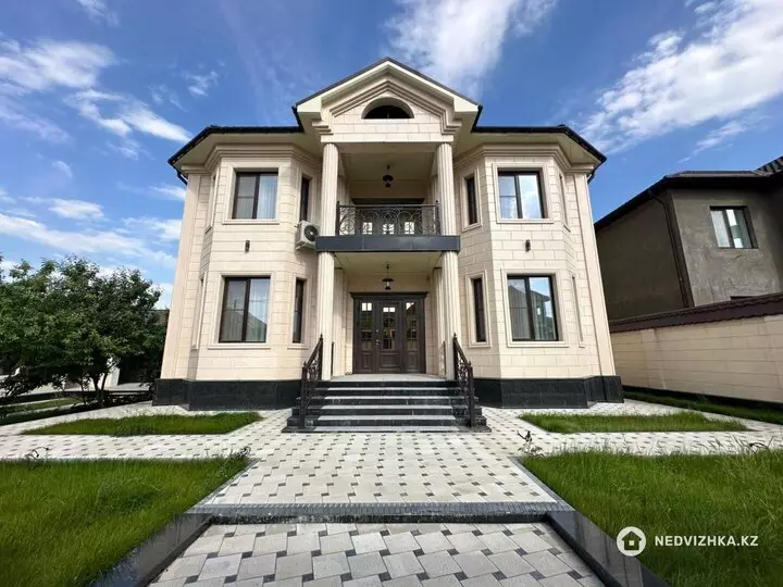 5-комнатный дом, 10 соток, 327 м²