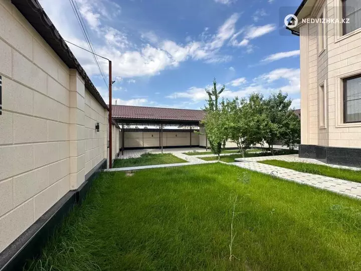 5-комнатный дом, 10 соток, 327 м², фотография 3