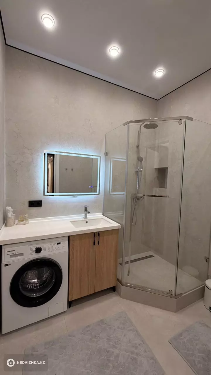 1-комнатная квартира, этаж 8 из 20, 52 м², Посуточно, фотография 4