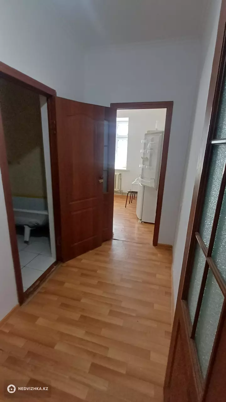 2-комнатная квартира, этаж 2 из 5, 60 м², фотография 4