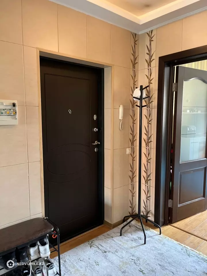 3-комнатная квартира, этаж 5 из 5, 82 м², фотография 2