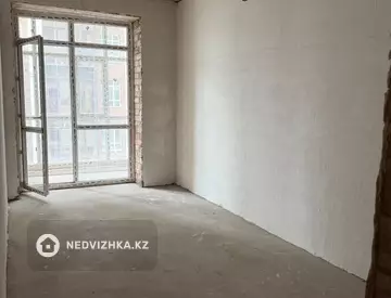 2-комнатная квартира, этаж 5 из 10, 69 м², миниатюра 2