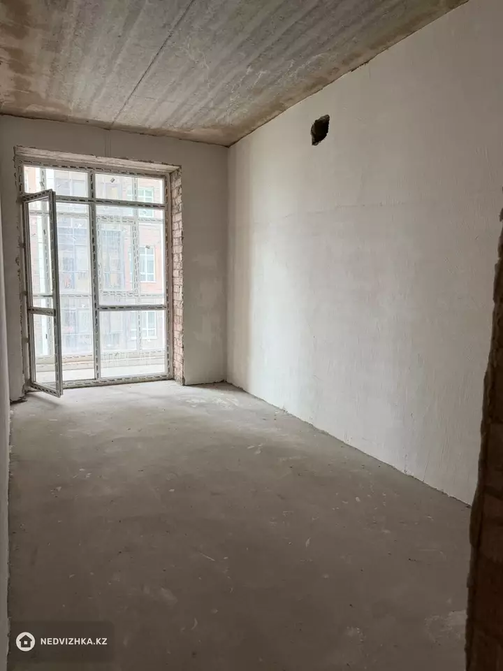 2-комнатная квартира, этаж 5 из 10, 69 м², фотография 2