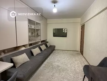 3-комнатная квартира, этаж 4 из 9, 76 м², миниатюра 2