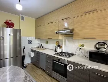 3-комнатная квартира, этаж 4 из 9, 76 м², миниатюра 7