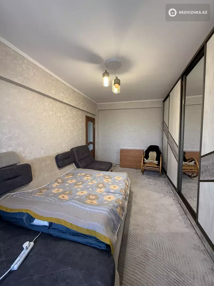 3-комнатная квартира, этаж 4 из 9, 76 м², фотография 4