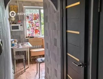 3-комнатная квартира, этаж 4 из 5, 47 м²