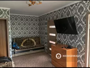 3-комнатная квартира, этаж 4 из 5, 47 м², миниатюра 6