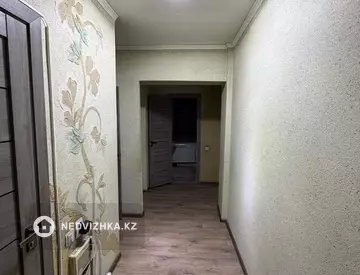 2-комнатная квартира, этаж 1 из 3, 60 м², На длительный срок