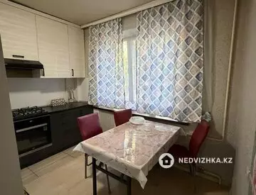 2-комнатная квартира, этаж 1 из 3, 60 м², На длительный срок