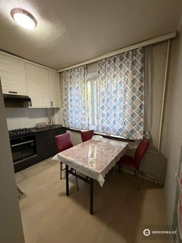 2-комнатная квартира, этаж 1 из 3, 60 м², На длительный срок, фотография 3
