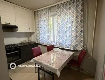 2-комнатная квартира, этаж 1 из 3, 60 м², На длительный срок, миниатюра 9