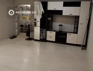 1-комнатная квартира, этаж 4 из 5, 36 м²