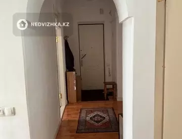 3-комнатная квартира, этаж 3 из 3, 71 м², миниатюра 8