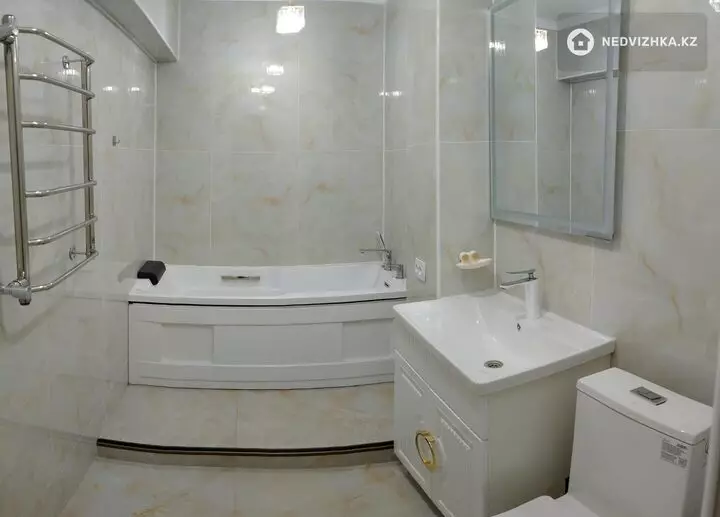 2-бөлмелі пәтер, қабат 2 барлық қабат саны 5, 57 м², Посуточно, 3-фотосурет