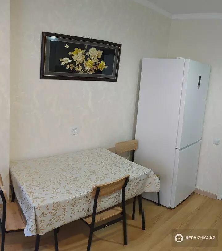 2-бөлмелі пәтер, қабат 2 барлық қабат саны 5, 57 м², Посуточно, 5-фотосурет