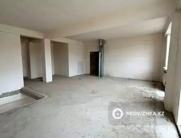 5-комнатная квартира, этаж 9 из 10, 196 м²