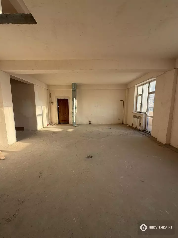 5-комнатная квартира, этаж 9 из 10, 196 м², фотография 5