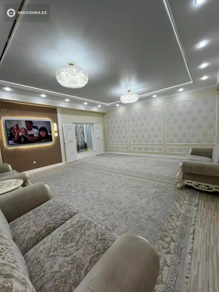 4-комнатная квартира, этаж 4 из 10, 155 м², фотография 3