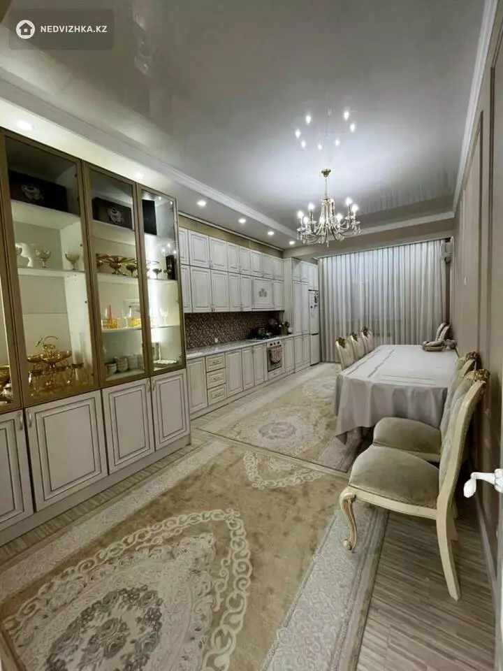 4-комнатная квартира, этаж 4 из 10, 155 м², фотография 4
