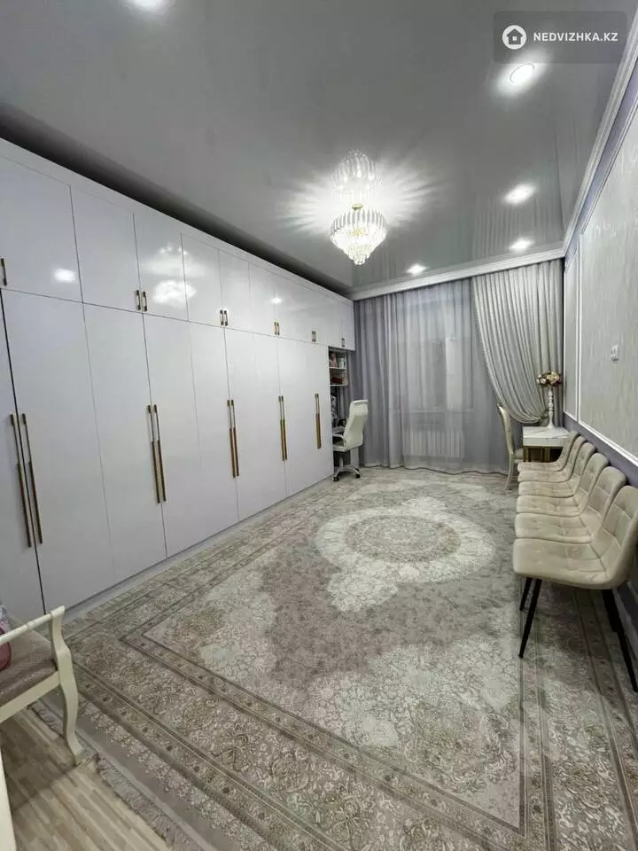 4-комнатная квартира, этаж 4 из 10, 155 м², фотография 5