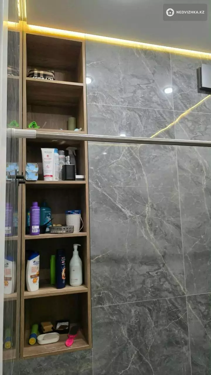 3-комнатная квартира, этаж 13 из 13, 80 м², фотография 4