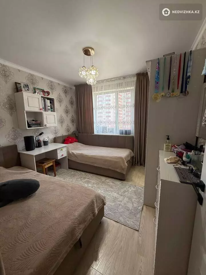 3-комнатная квартира, этаж 4 из 14, 71 м², фотография 2