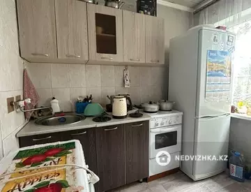 2-комнатная квартира, этаж 5 из 5, 41 м², миниатюра 2