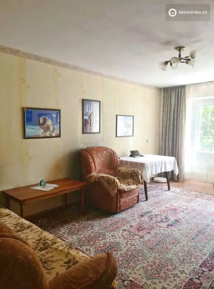 3-комнатная квартира, этаж 3 из 5, 61 м², фотография 2