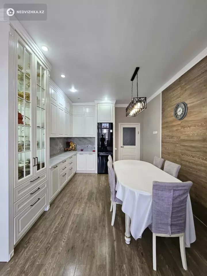 4-комнатная квартира, этаж 10 из 24, 120 м²