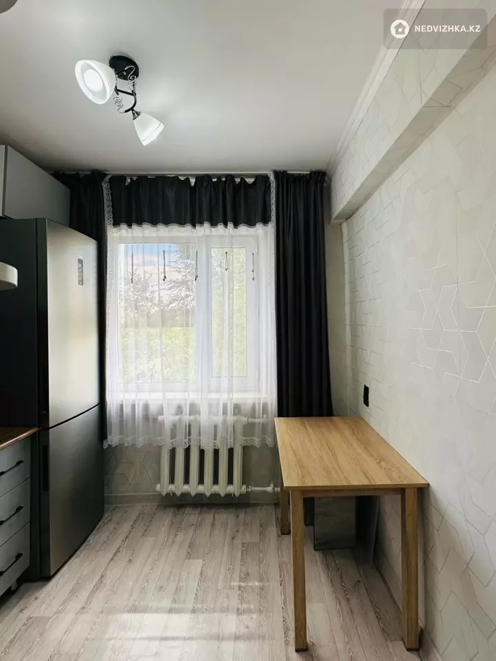 4-комнатная квартира, этаж 2 из 5, 73 м², фотография 5