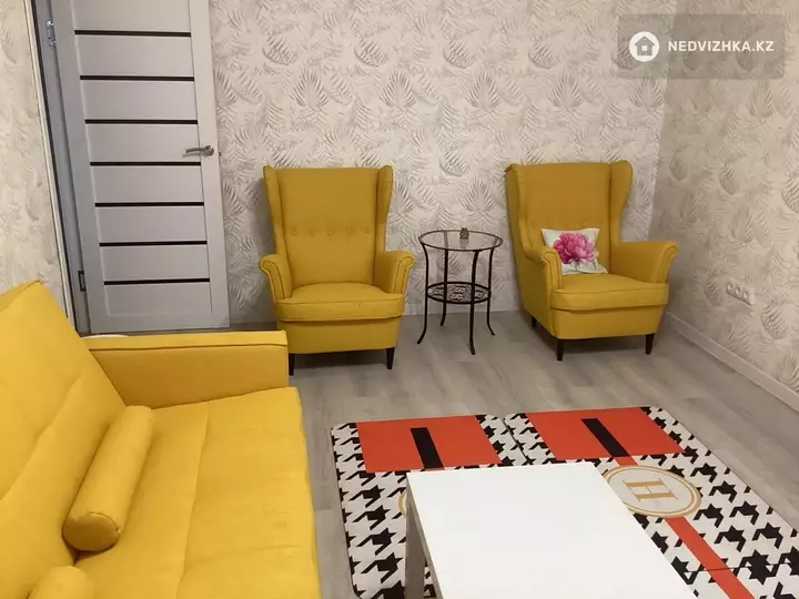 2-комнатная квартира, этаж 8 из 9, 60 м², На длительный срок, фотография 2