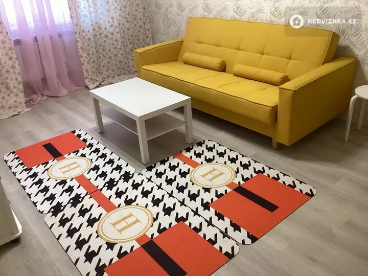 2-комнатная квартира, этаж 8 из 9, 60 м², На длительный срок, фотография 3