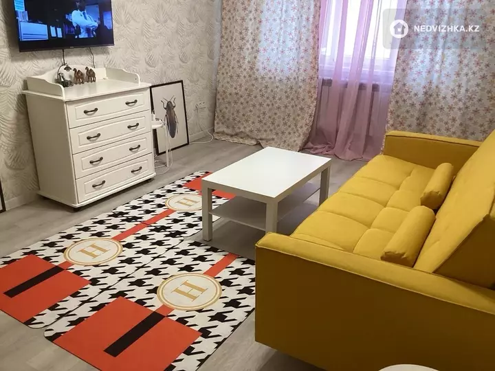 2-комнатная квартира, этаж 8 из 9, 60 м², На длительный срок, фотография 4